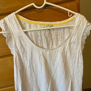 Boden lace cap sleeve tee